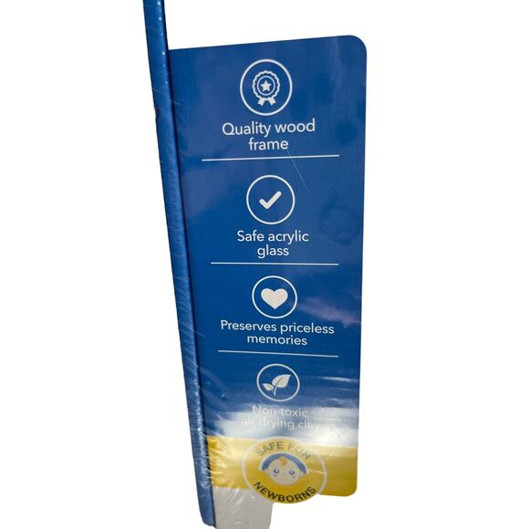 Bubzi Baby Clay Handprint & Footprint Kit and Frame Keepsake New Sealed - Picture 2 of 3